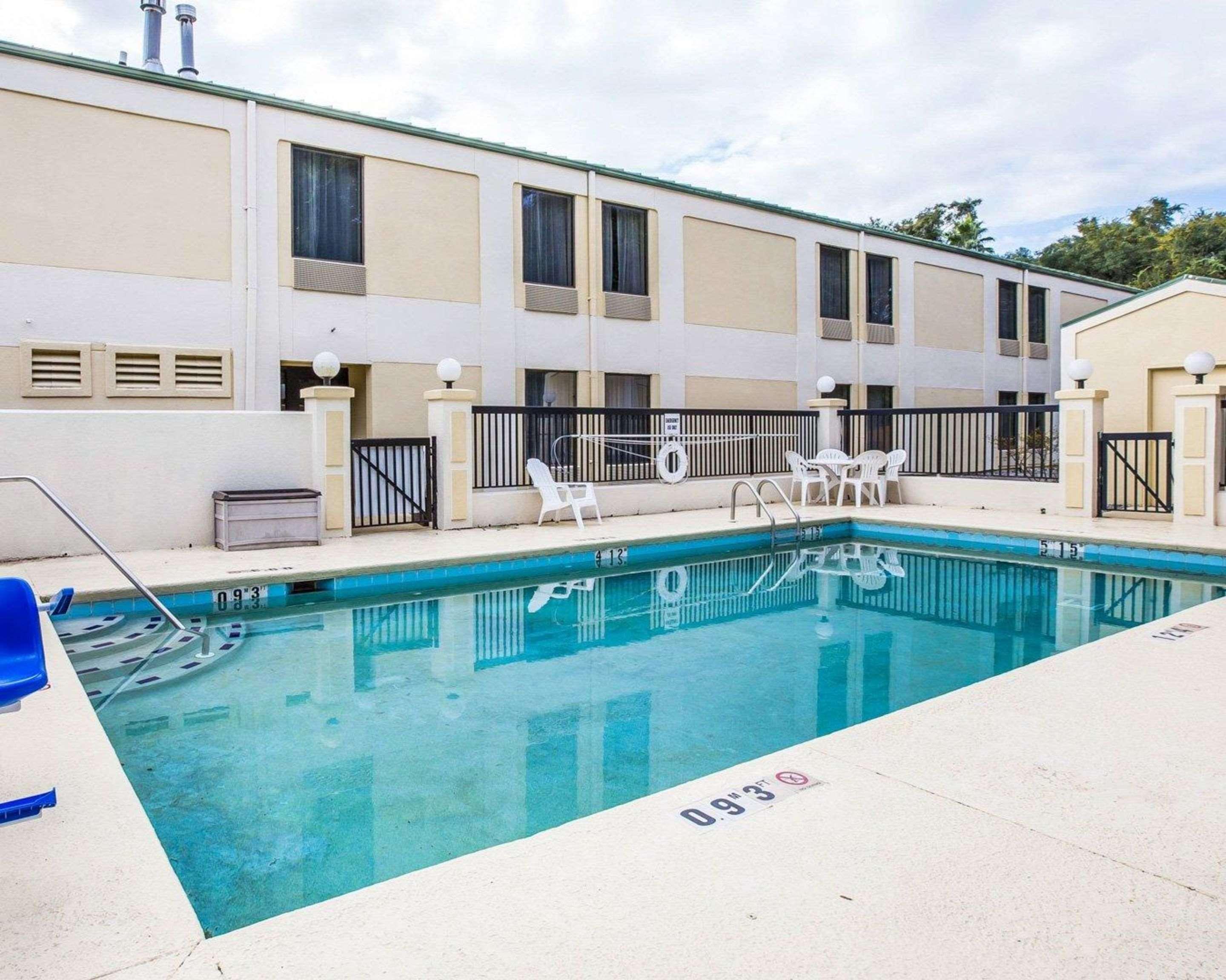 Quality Inn Darien-North Brunswick Exterior foto