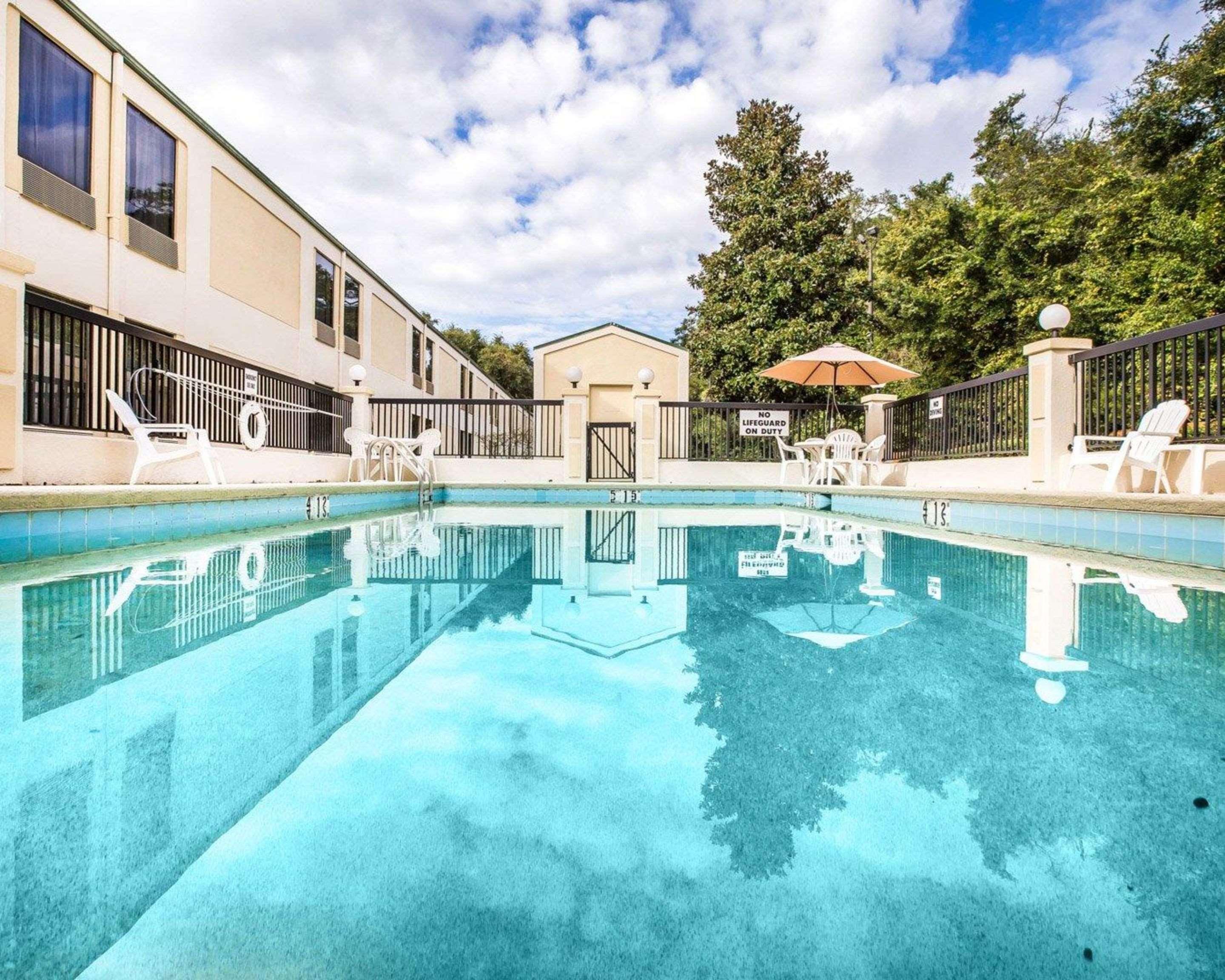 Quality Inn Darien-North Brunswick Exterior foto