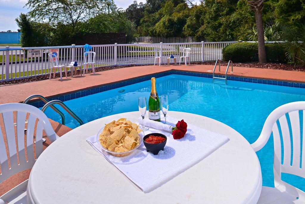 Quality Inn Darien-North Brunswick Exterior foto